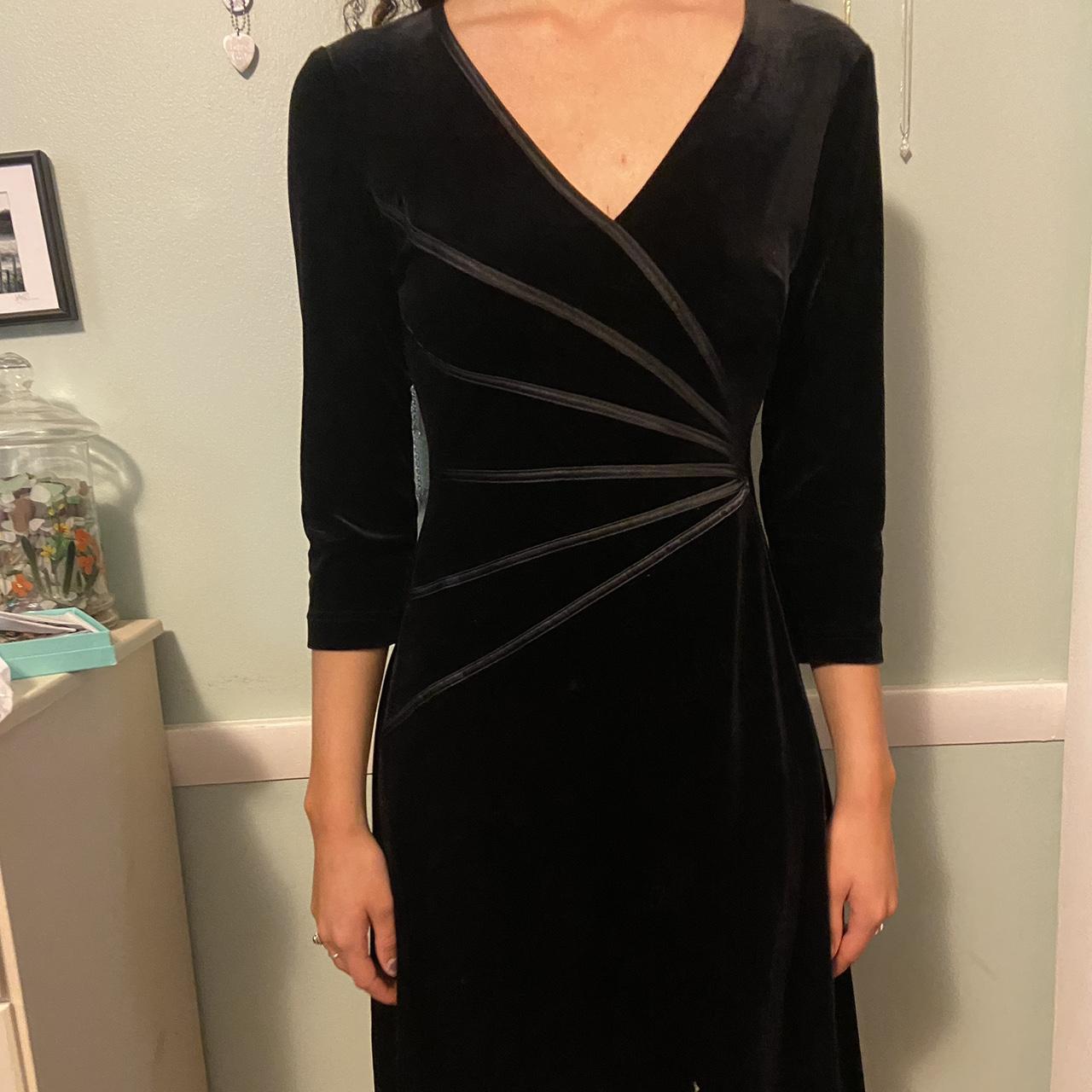 Simple black 2025 velvet dress