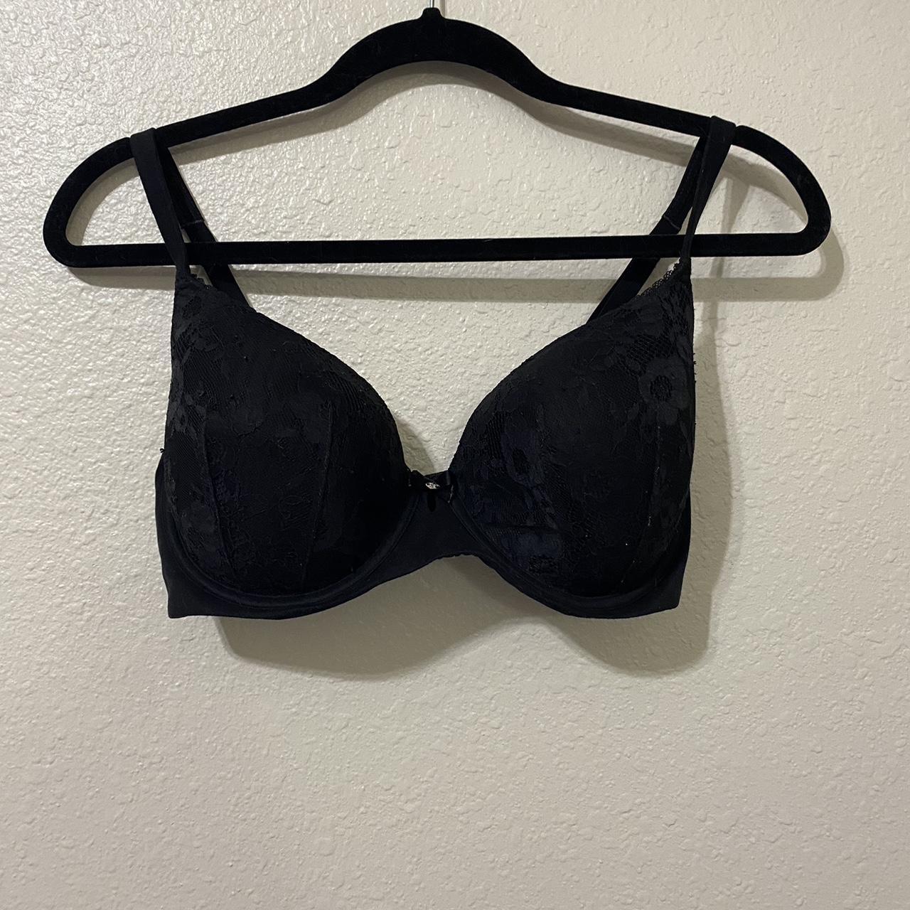 Victoria's Secret bra size 34DDD (34F, wasn't able - Depop