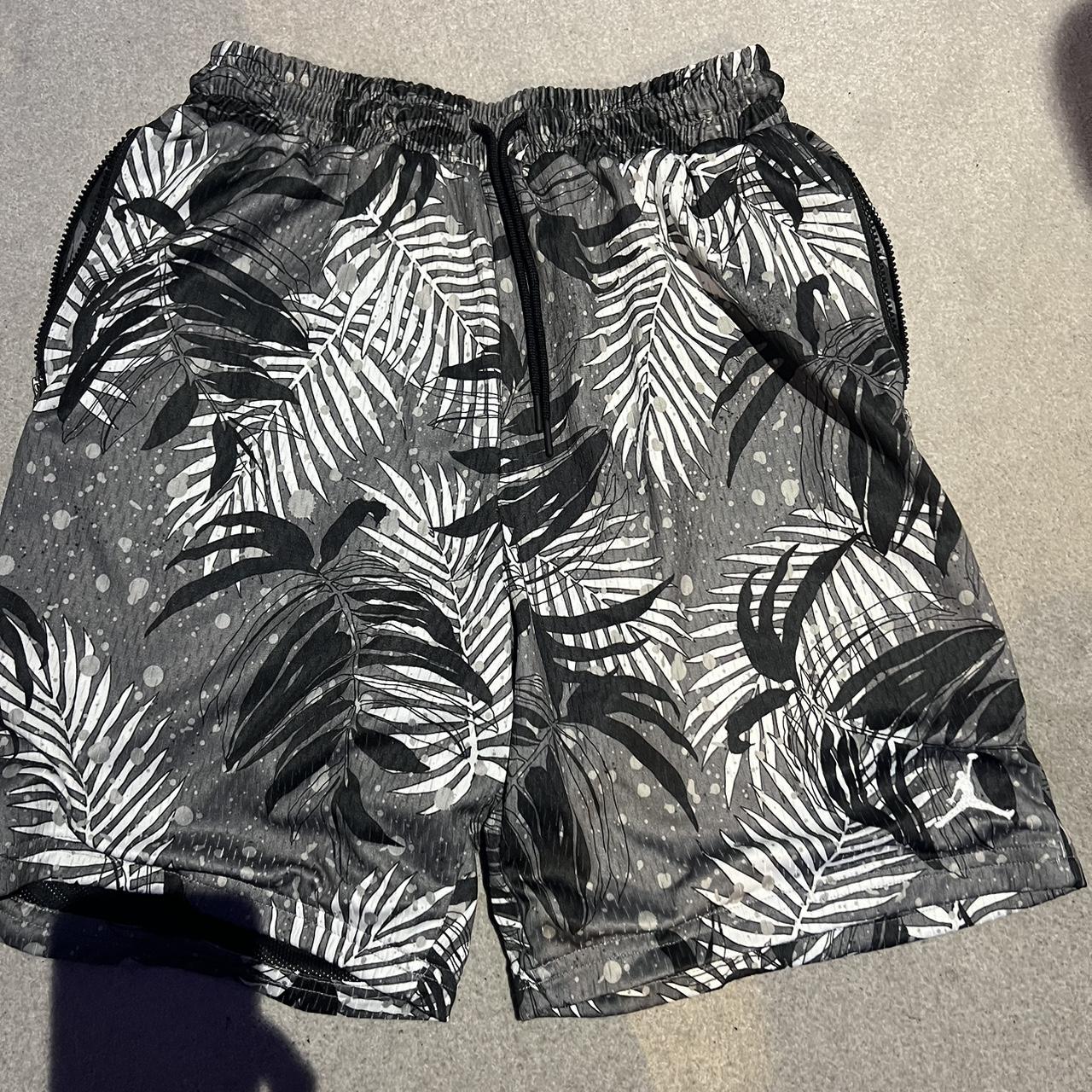 Nike palm cheap tree shorts