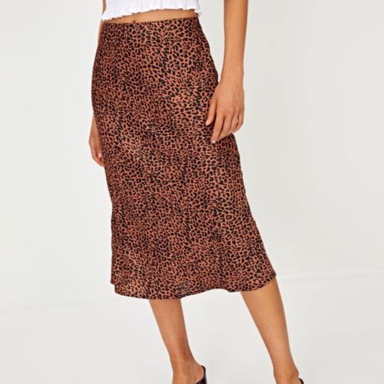 Leopard print midi sales skirt glassons