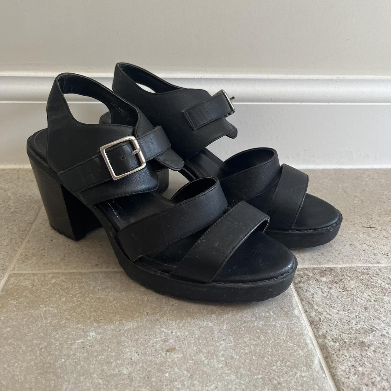 New Look Women's Black Sandals | Depop