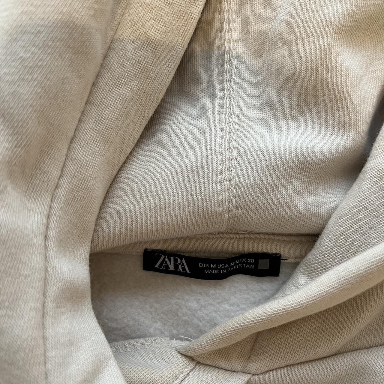 Zara Women's Cream and Tan Sweatshirt Depop