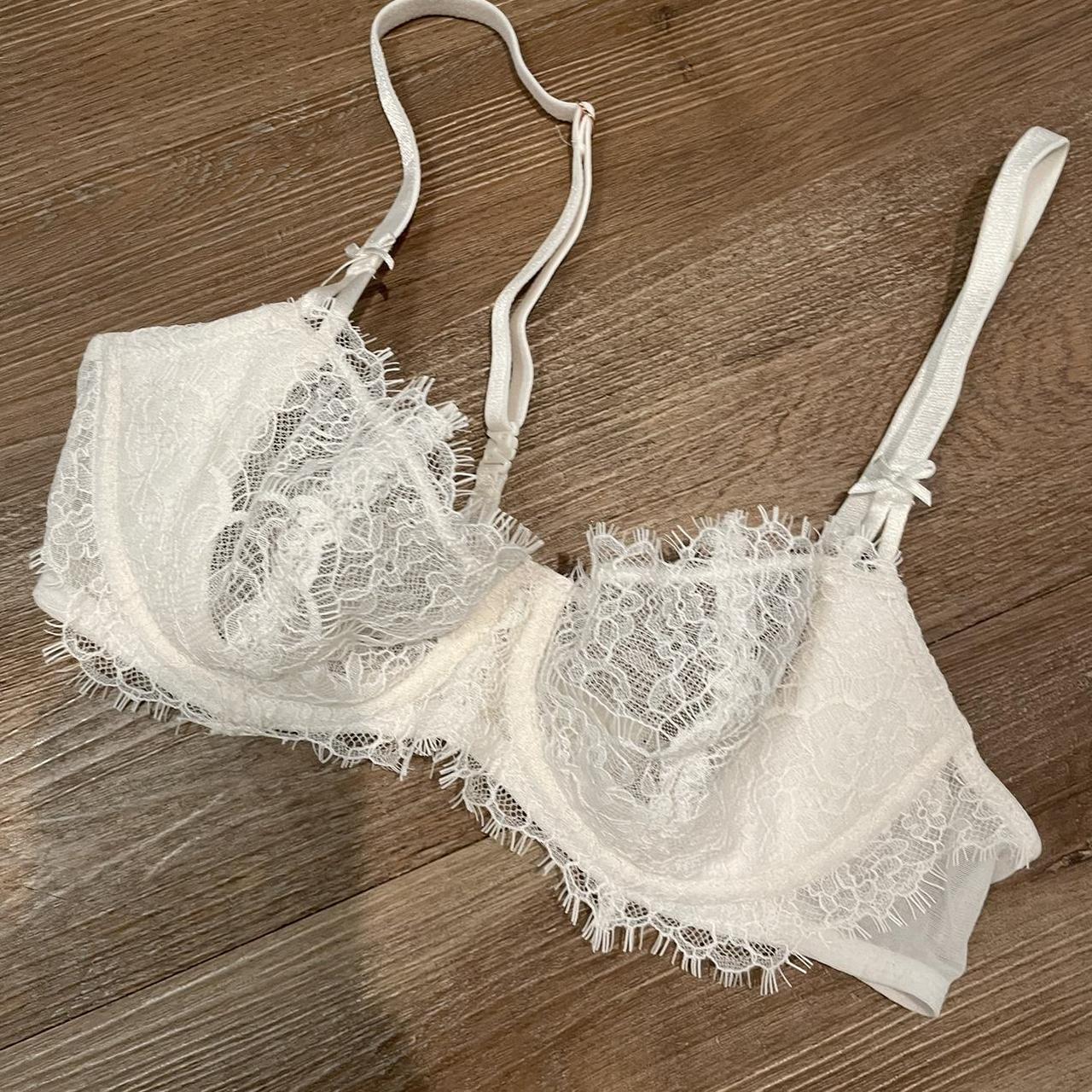 La Senza Lightly Lined Balconnet Bra 34D, barely - Depop