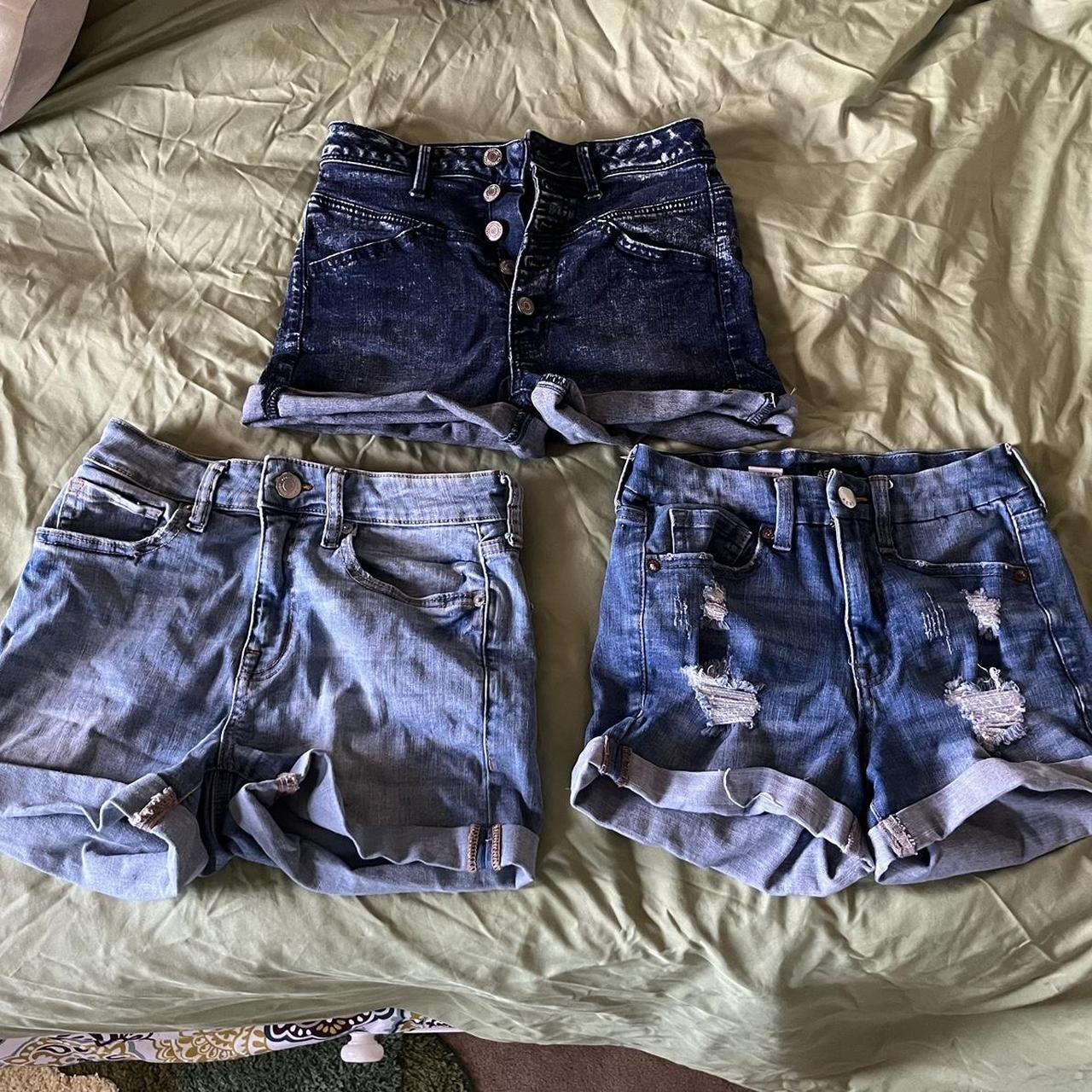 Bundle buying of 4 Aeropostale shorts