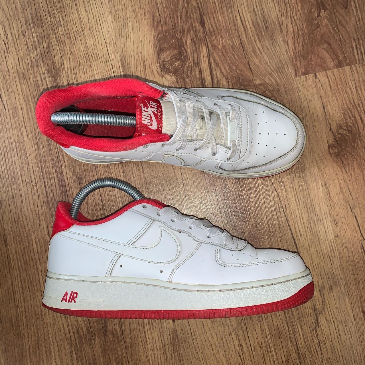 Nike Women's White and Red Trainers | Depop