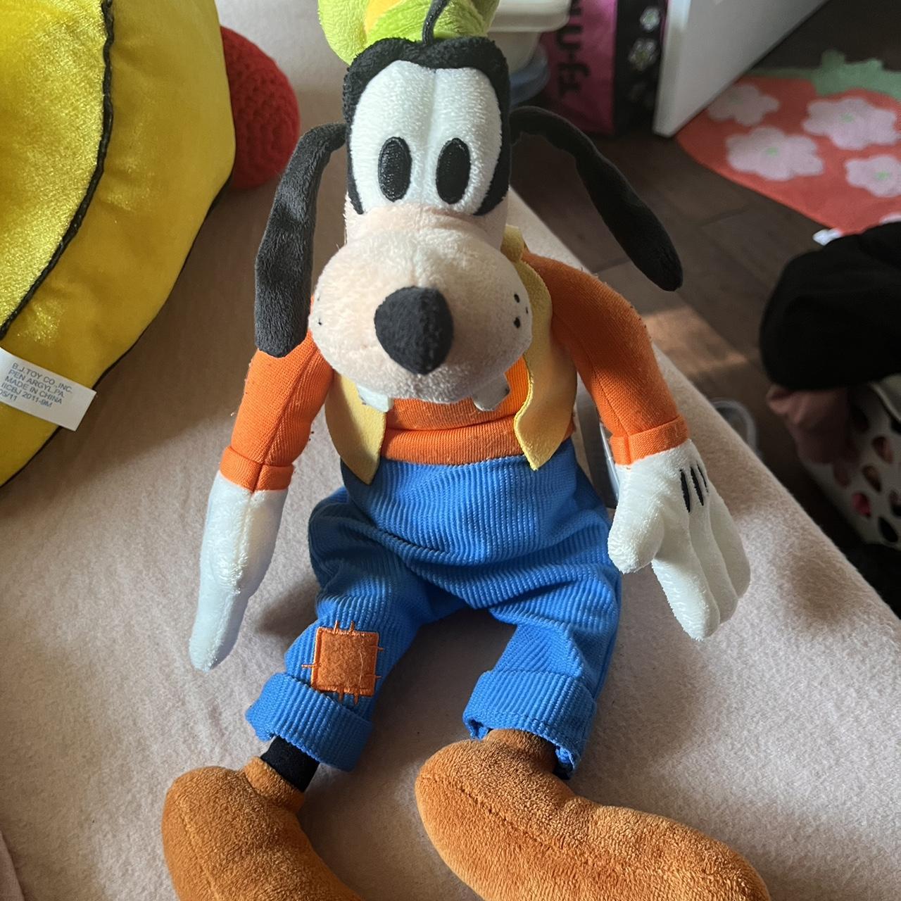 Disney Goofy Plushie - Depop