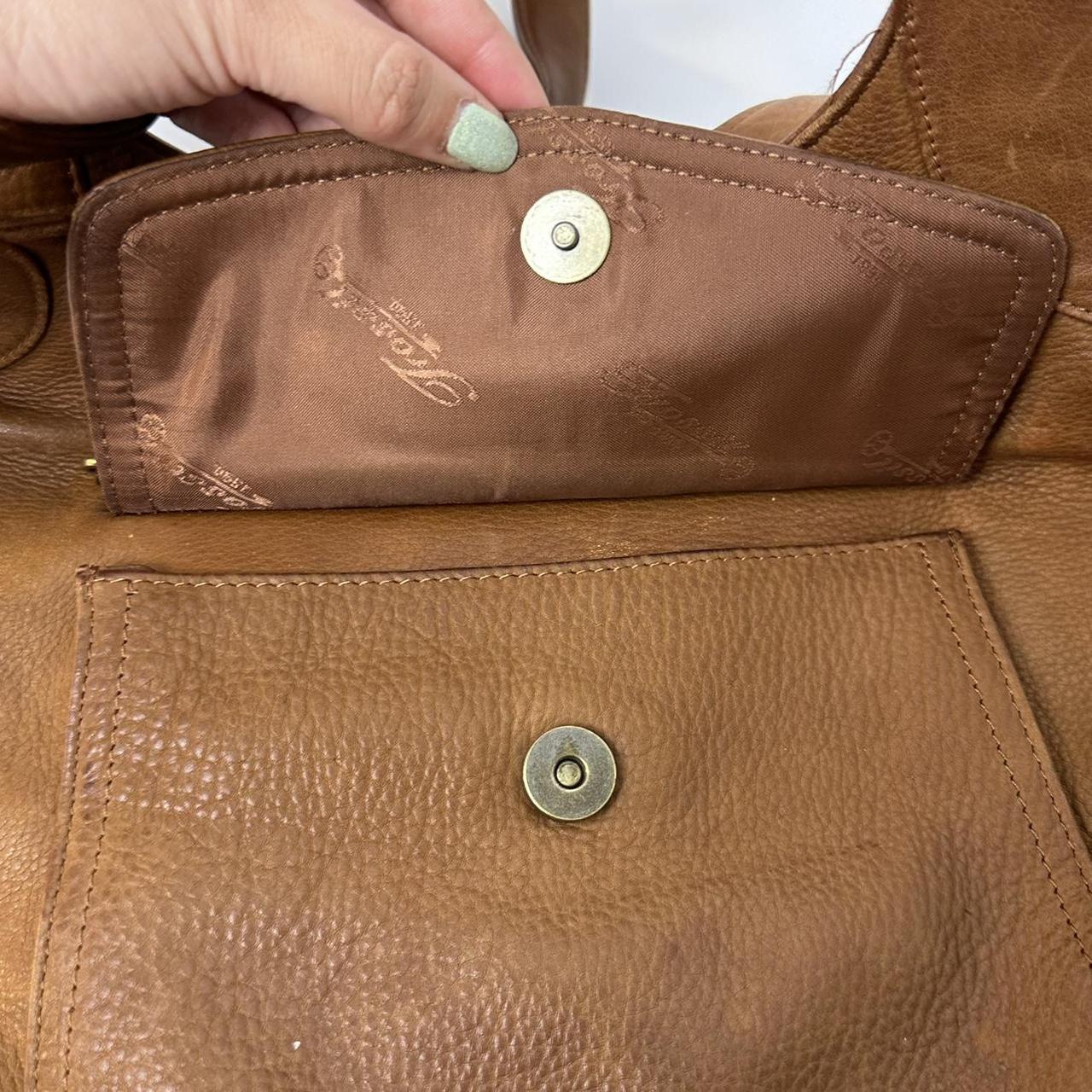 How to Spot a Fake Fossil Handbag | LEAFtv