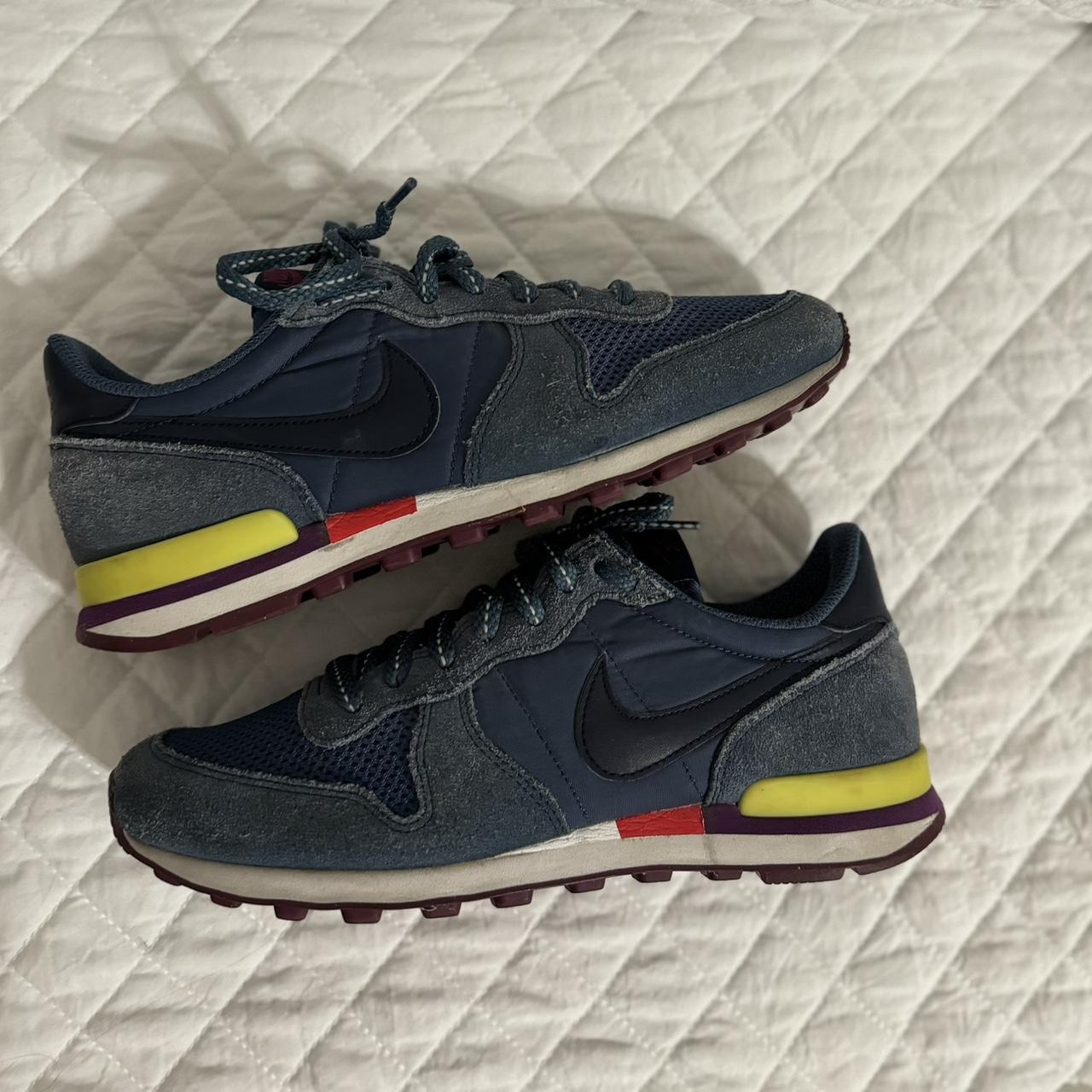 Nike internationalist 2025 women navy