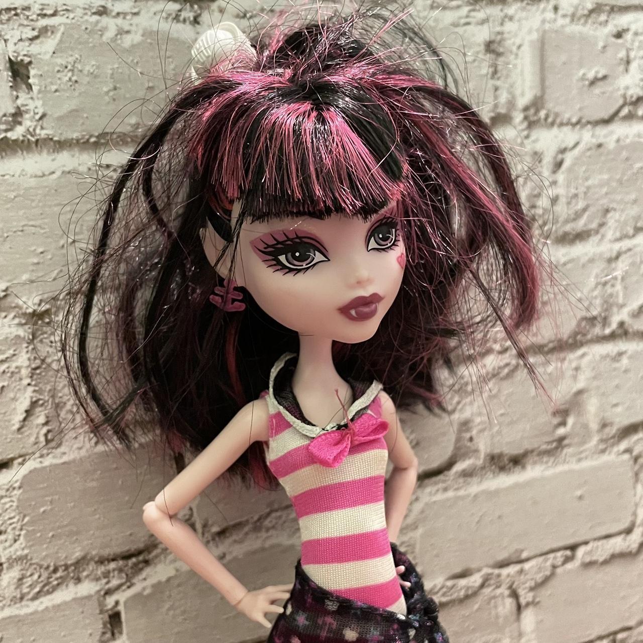 Draculaura Skull Shores Monster High doll circa... - Depop