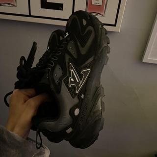 Women 38(8) 100% Authentic Louis Vuitton sneakers. - Depop