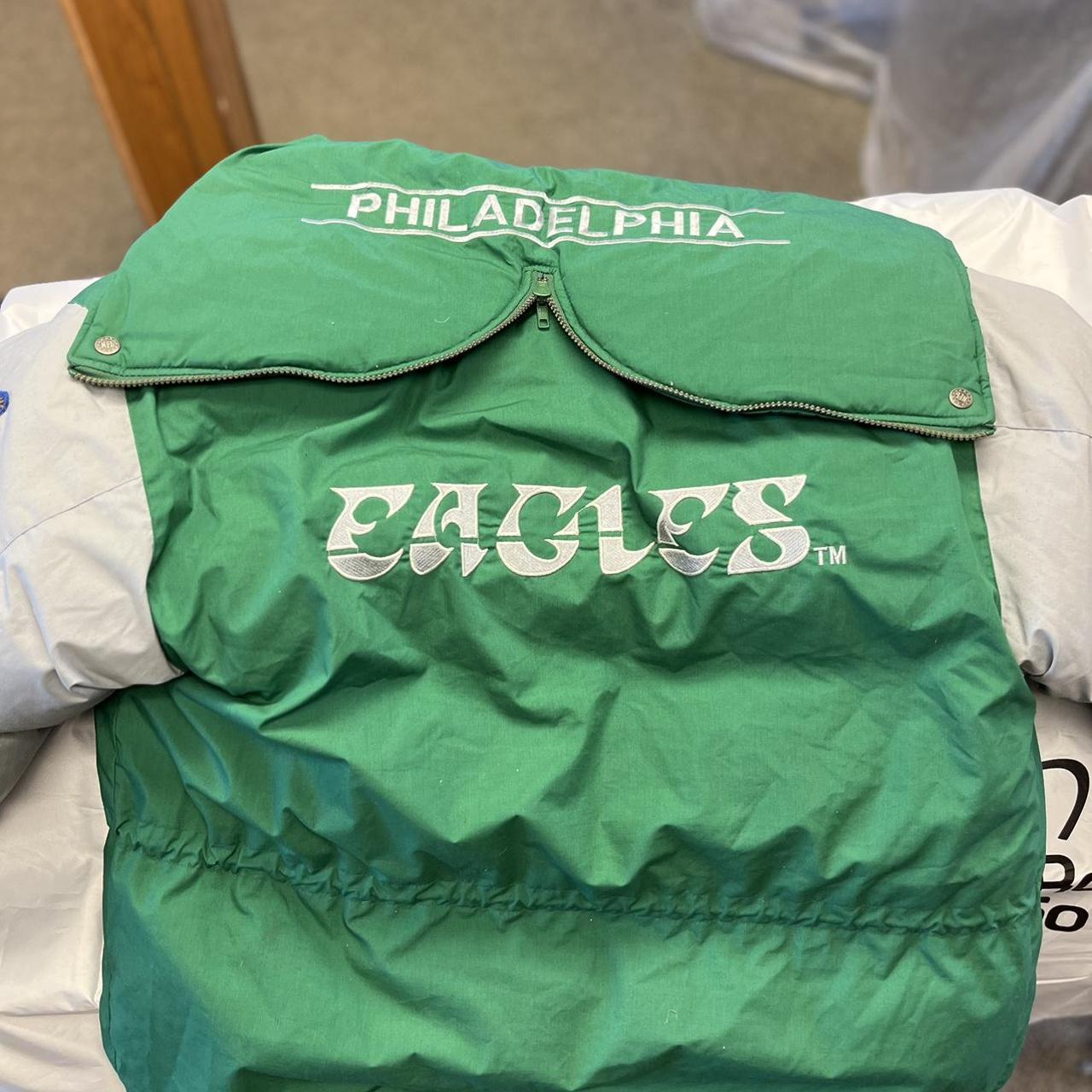 NFL EAGLES VEST PUFFER Pre Owned 9/10 Size Medium - Depop