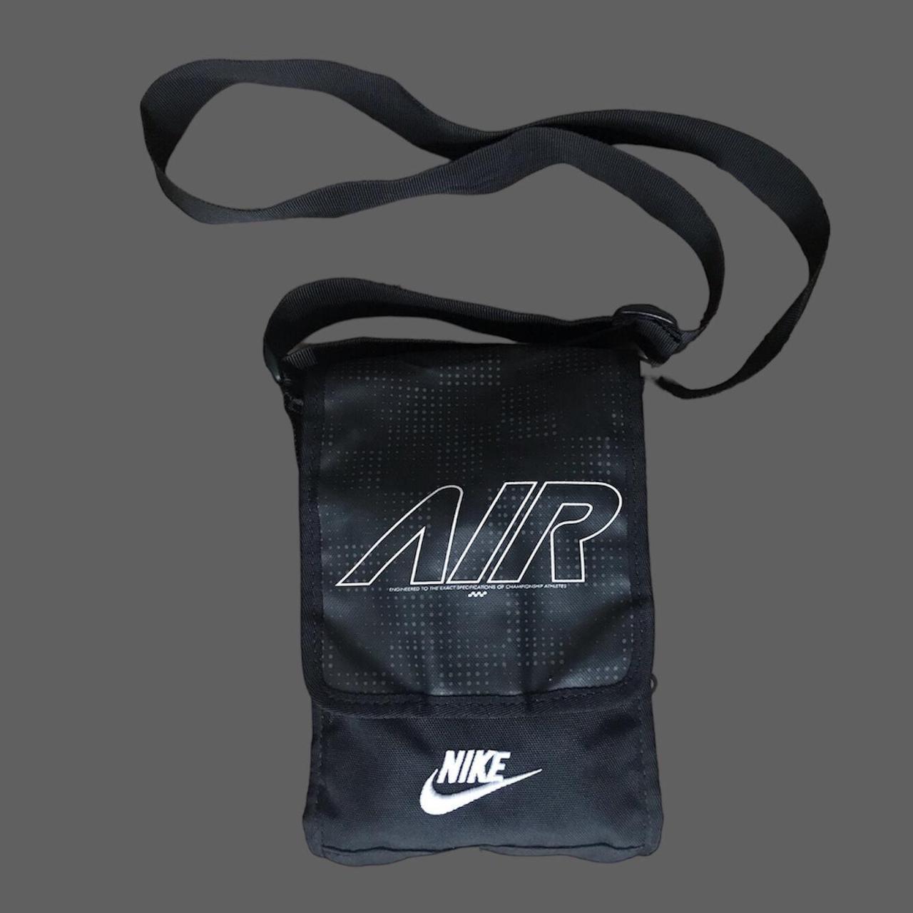 Nike air side online bag