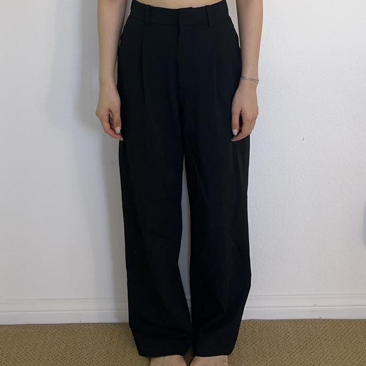 Uniqlo Wide Fit Pleated Pants In Black Size - Depop