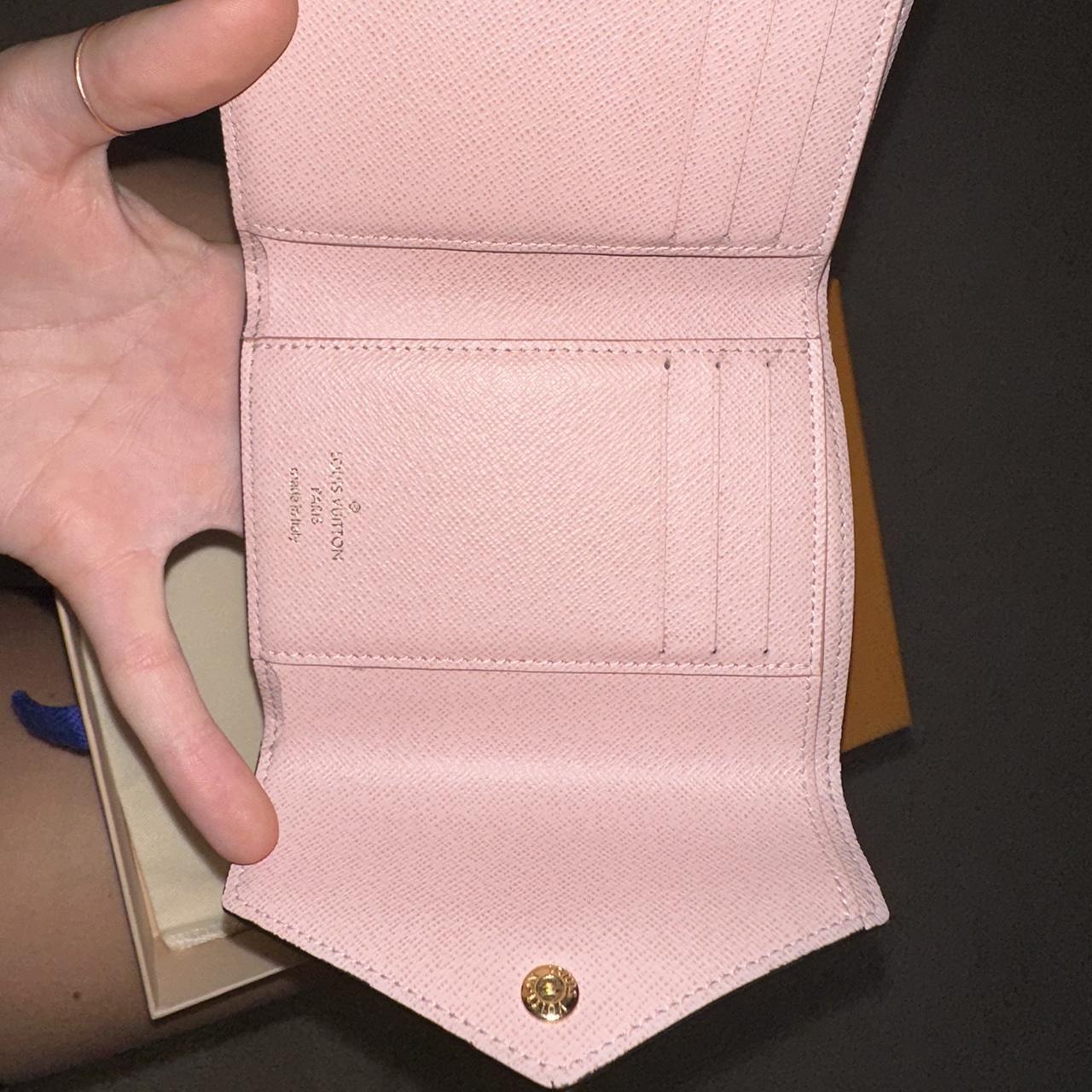  Louis Vuitton Wallet N61700 LOUIS VUITTON Damier Ebene LV  Trifold Wallet with Coin Purse Portfeuille Victorine Rose Ballerine  [Parallel Import], Pink : Clothing, Shoes & Jewelry