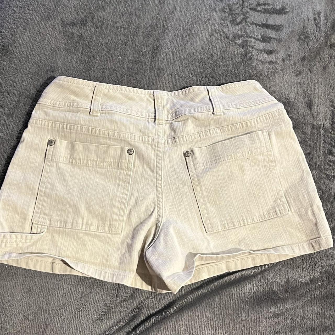 No Boundaries Women's Khaki Shorts Depop