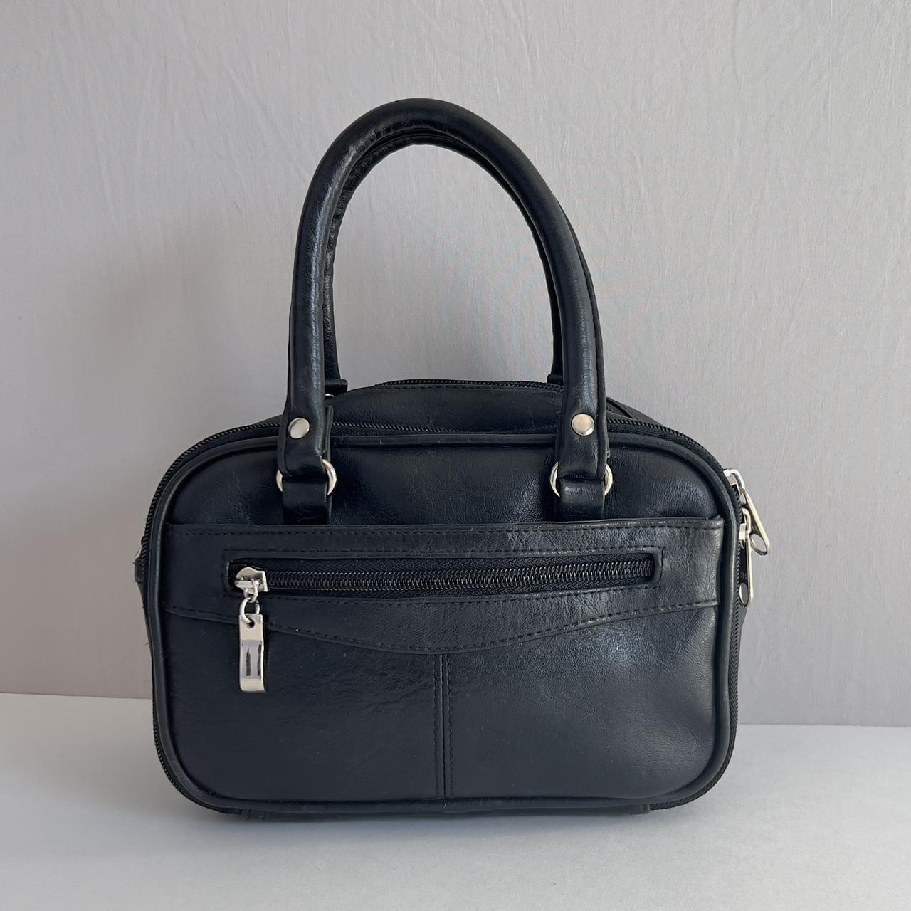 Small black purse with on sale handle