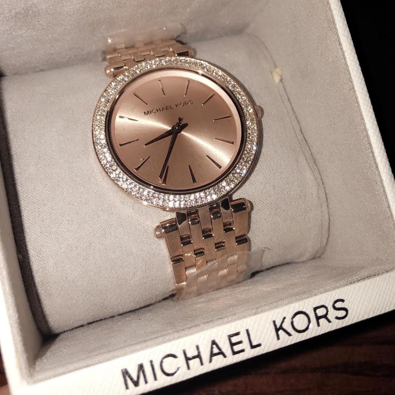 *BRAND NEW* selling Michael Kors Watch