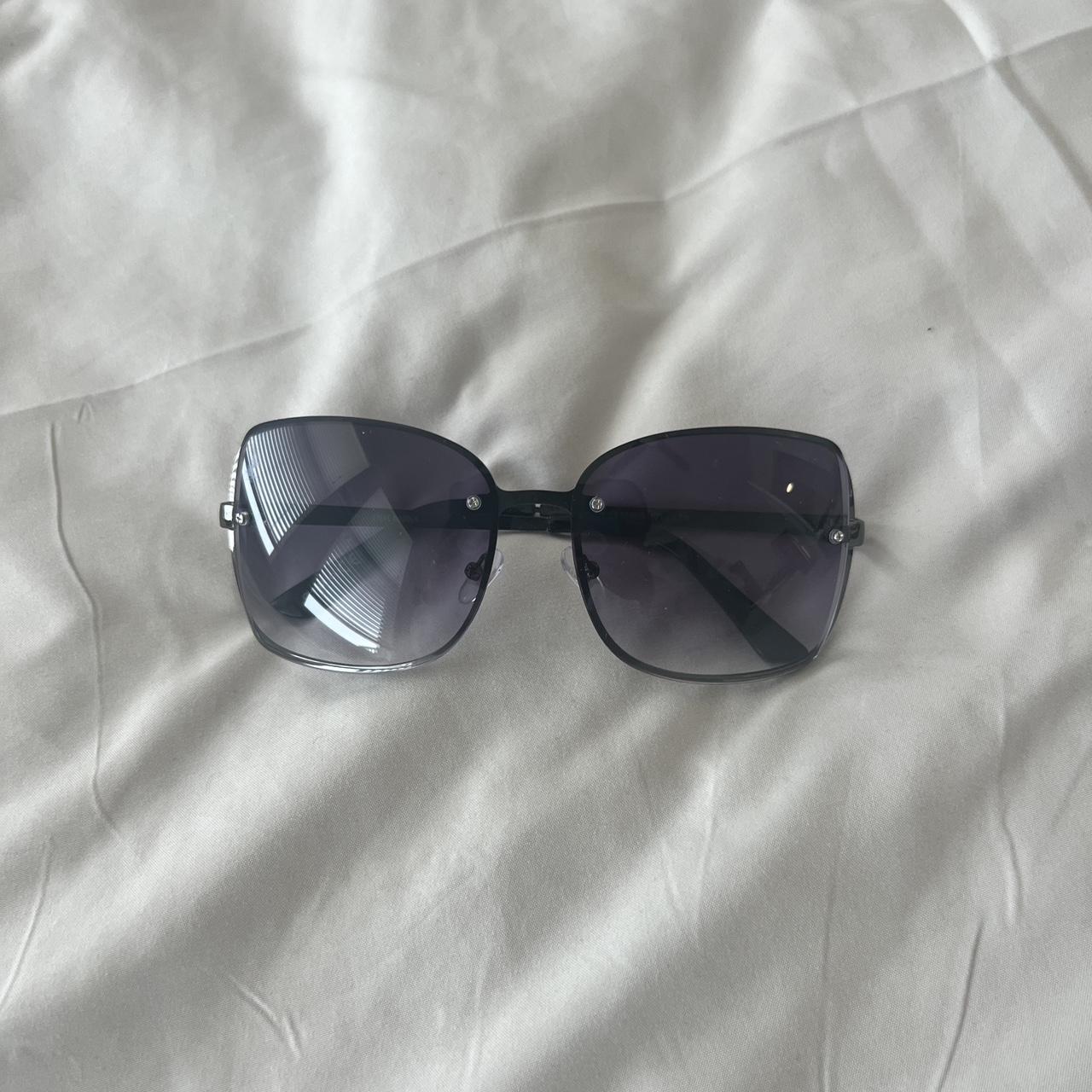 Steve madden hot sale black sunglasses