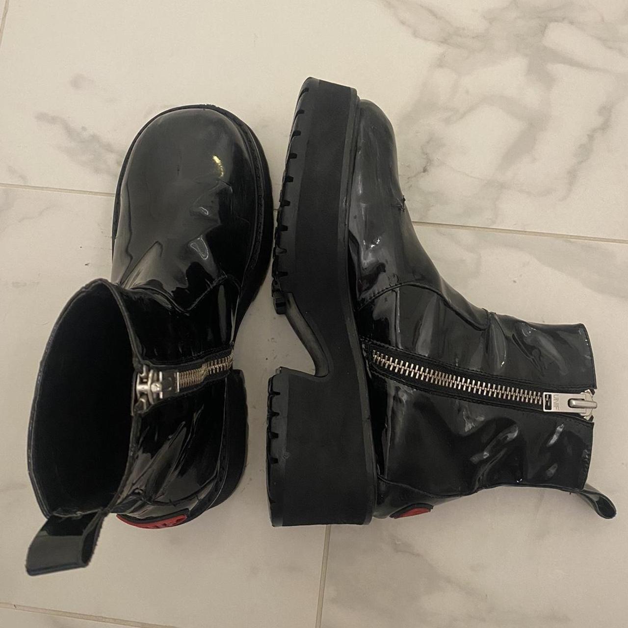 Dada sales boots unif