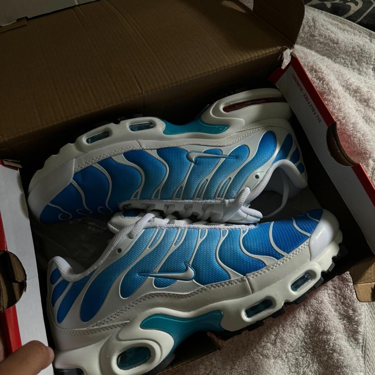 mens red nike tns