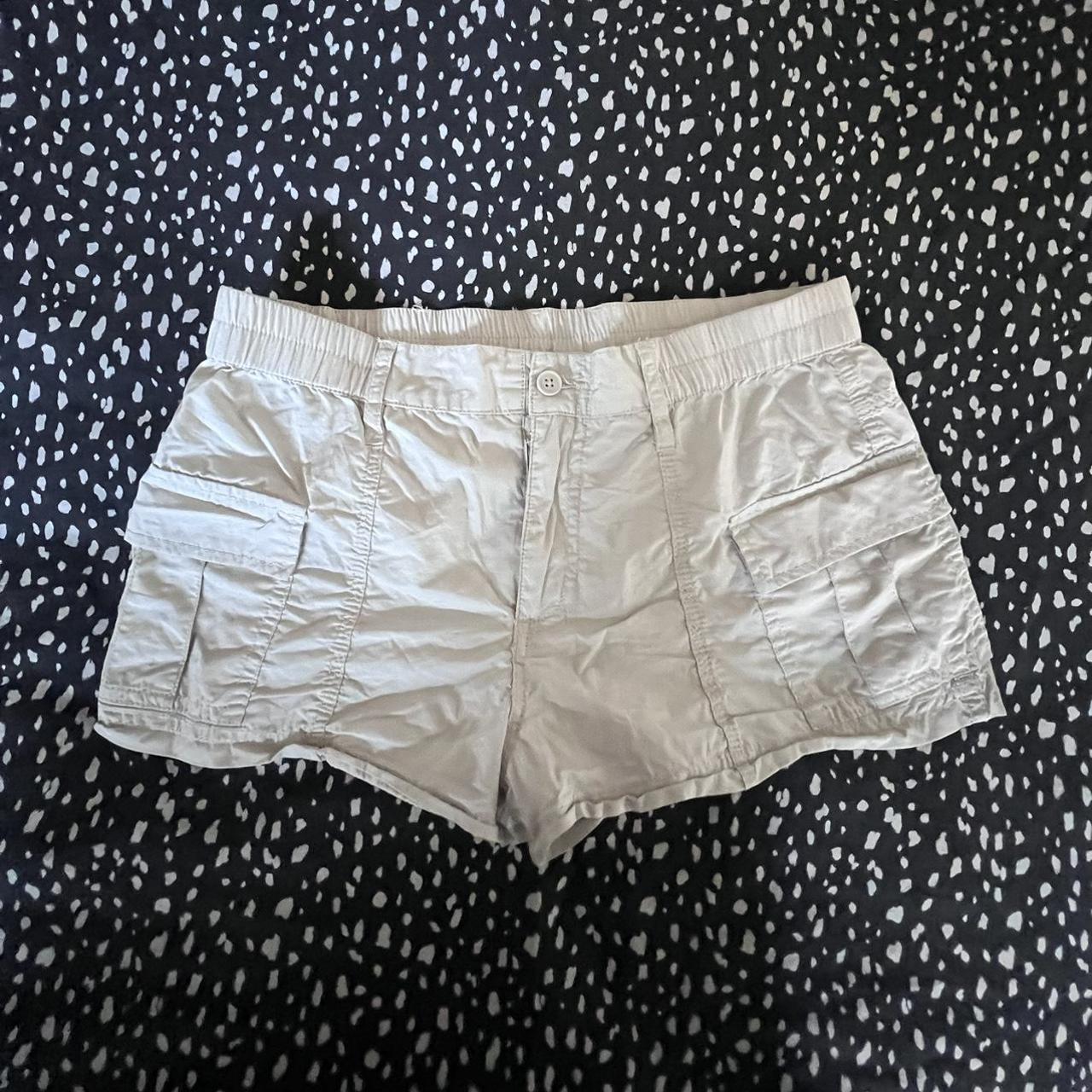 Y2K mini vintage cargo shorts 🤍🫶 so comfortable on... - Depop