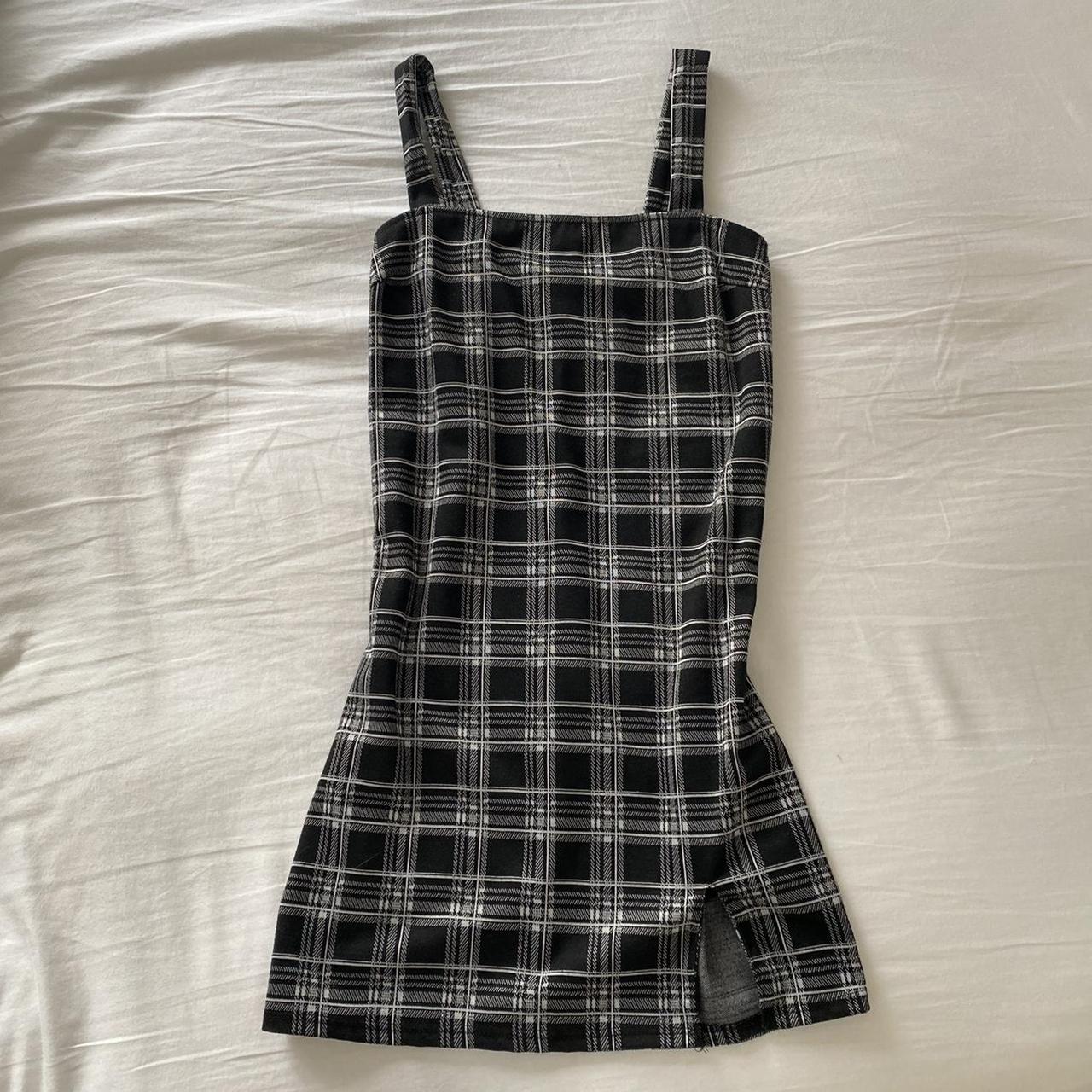 Forever 21 plaid dress! Reminds me of 'Rachel Depop