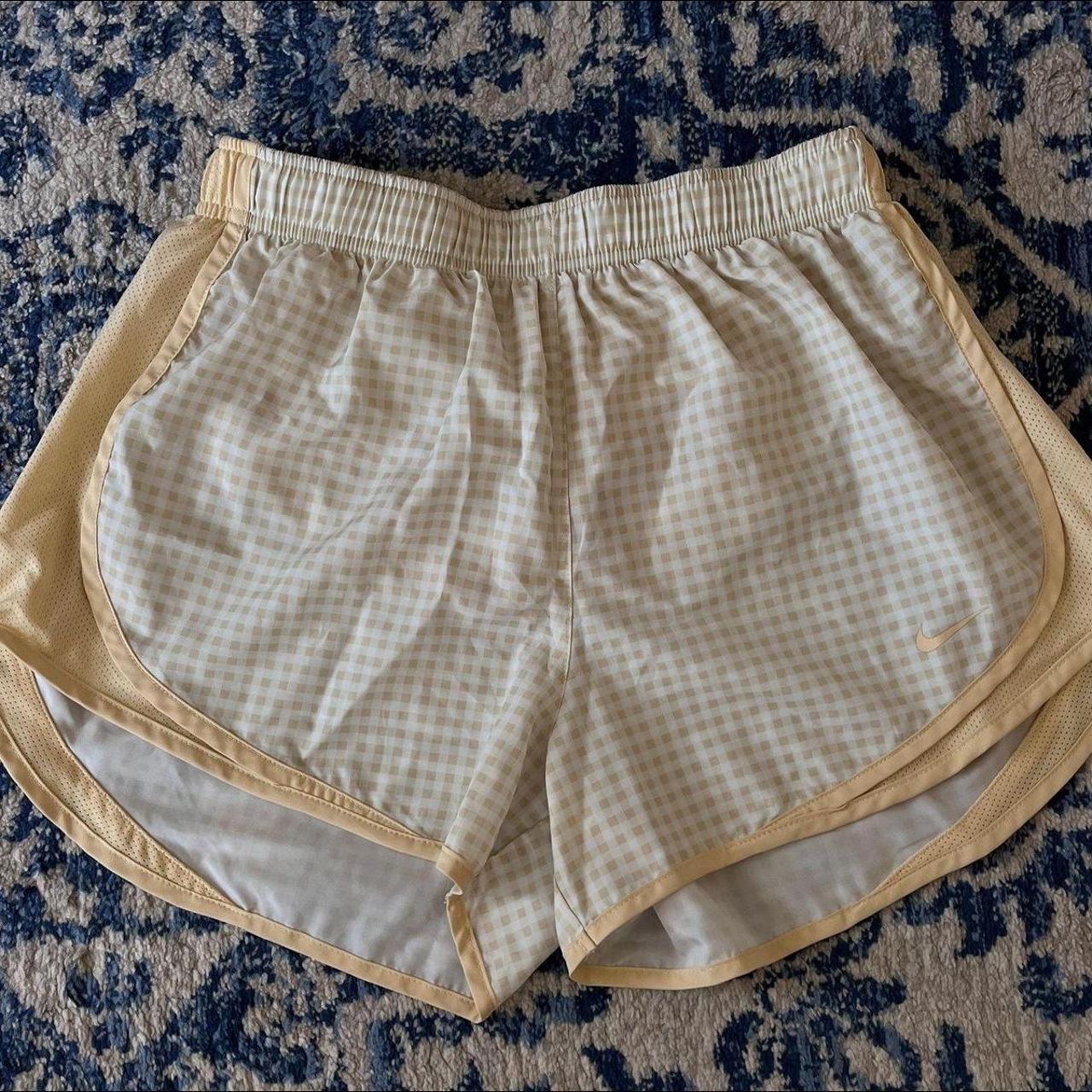 Nike Women's Tempo Gingham Running Shorts Size... Depop