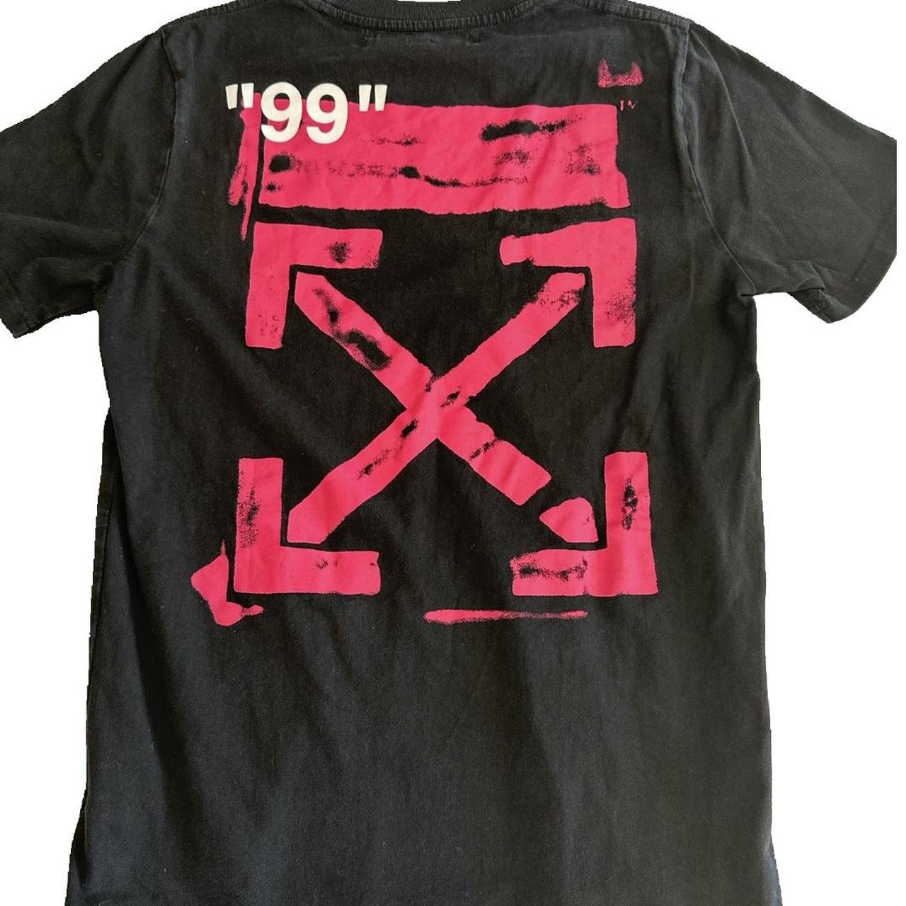 Off-White Men's Black and Pink T-shirt (2)