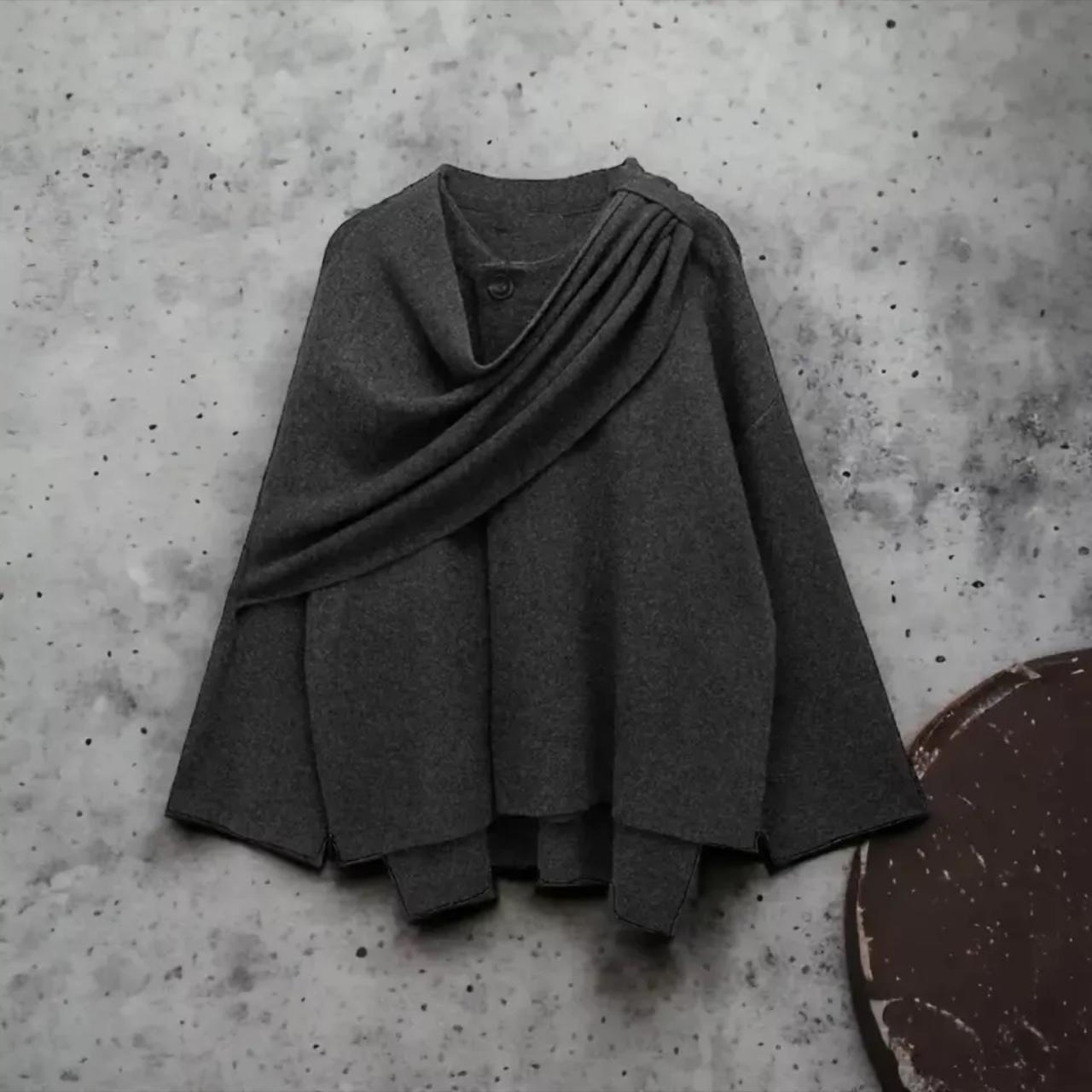 アズール❤PADDED COAT WITH SCARF　レディース　即購入可能 SHORT KNIT COAT WITH ASYMMETRIC SCARF GREY NEW FW24 | Depop