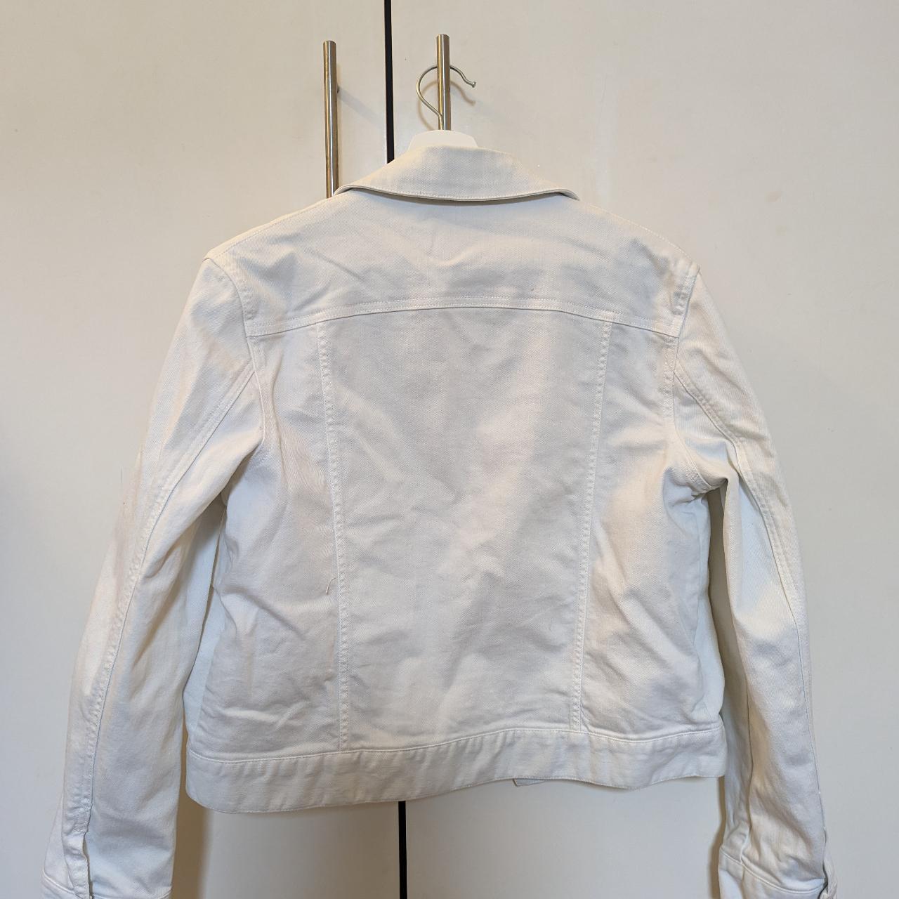 Country Road Women's White Jacket | Depop