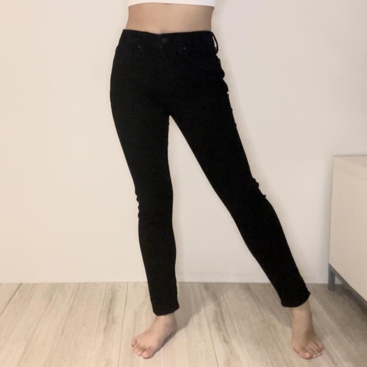 UNIQLO Women Ultra Stretch Skinny Jeans... - Depop