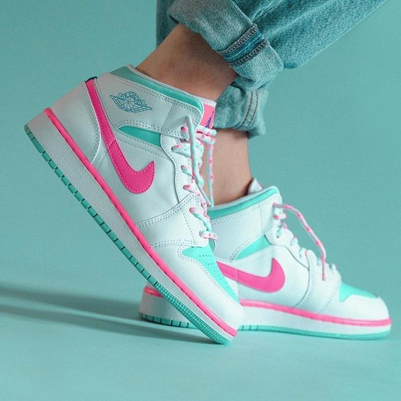 air jordan bleu et rose
