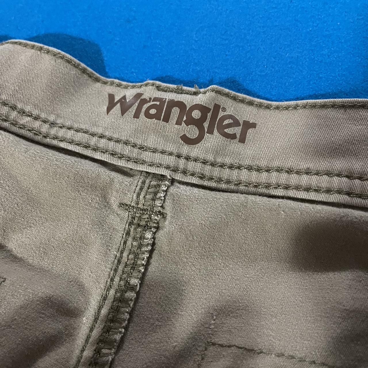 Wrangler Men's Khaki Shorts (2)