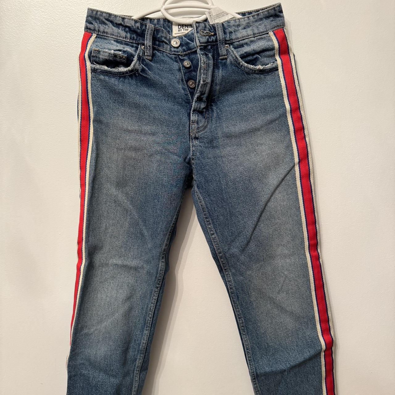 item listed by esmeraldalouvat