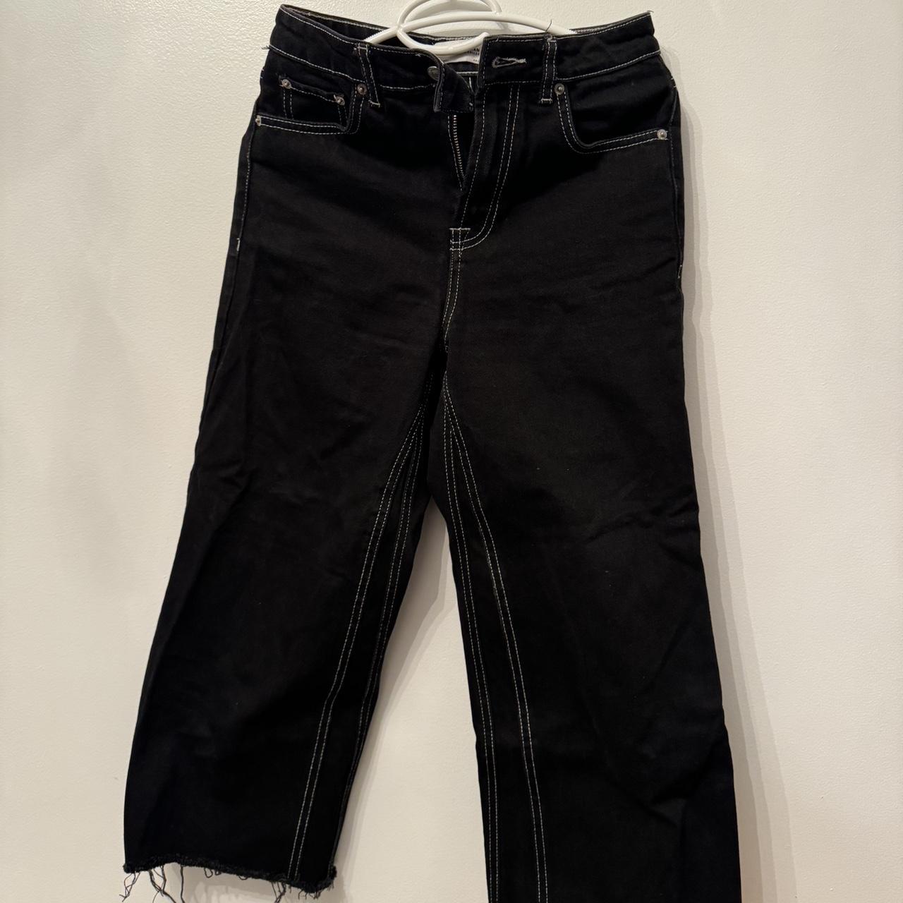 item listed by esmeraldalouvat