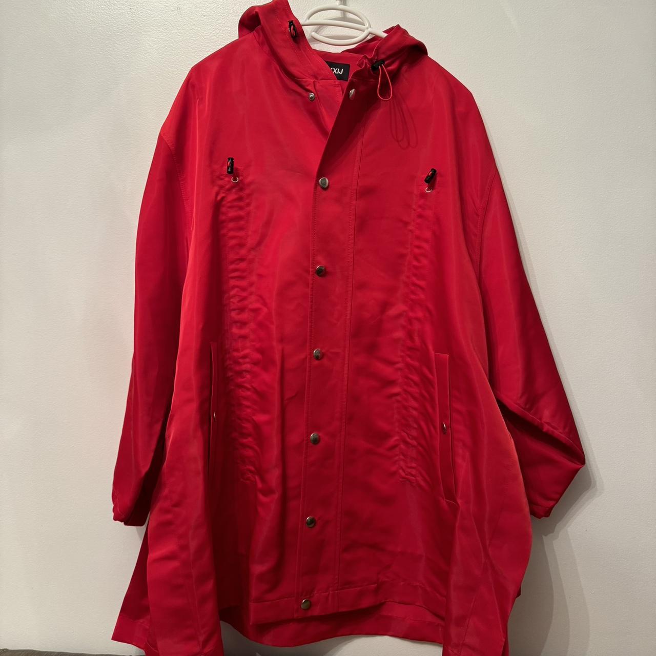 item listed by esmeraldalouvat