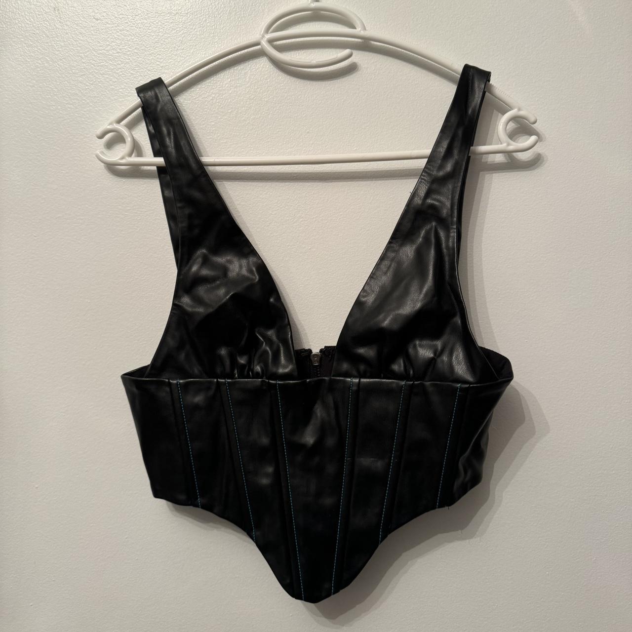 item listed by esmeraldalouvat