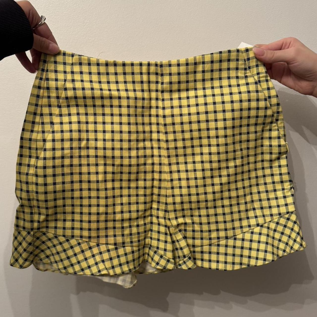 item listed by esmeraldalouvat