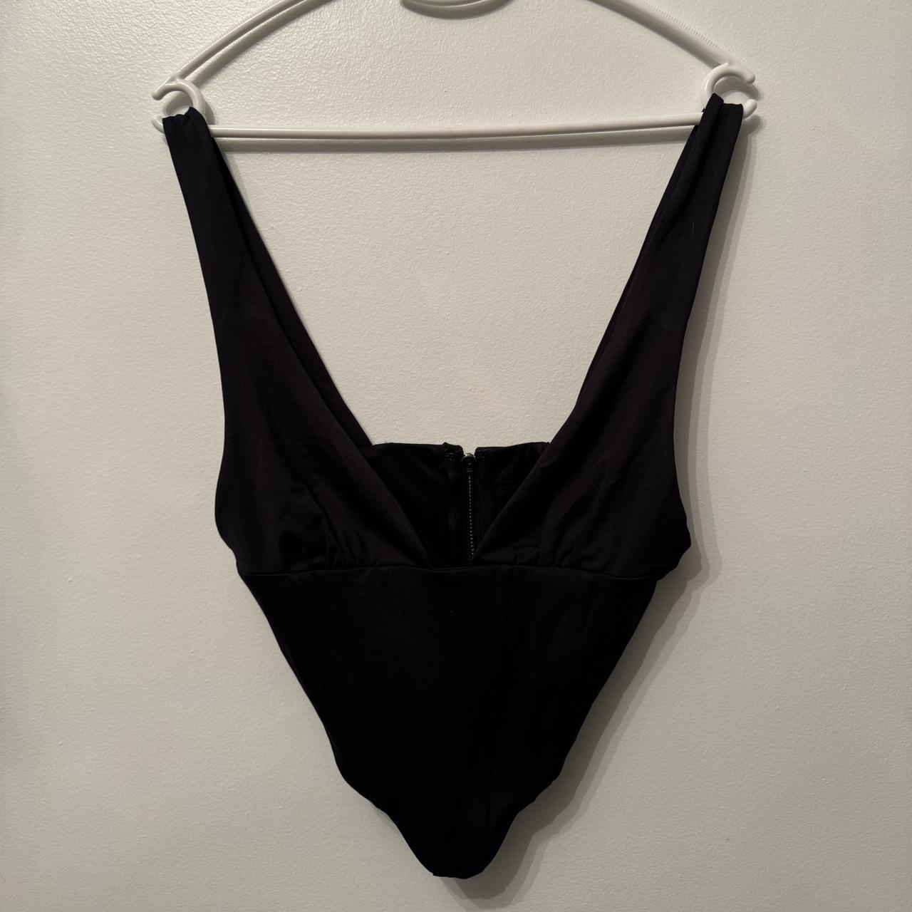 item listed by esmeraldalouvat