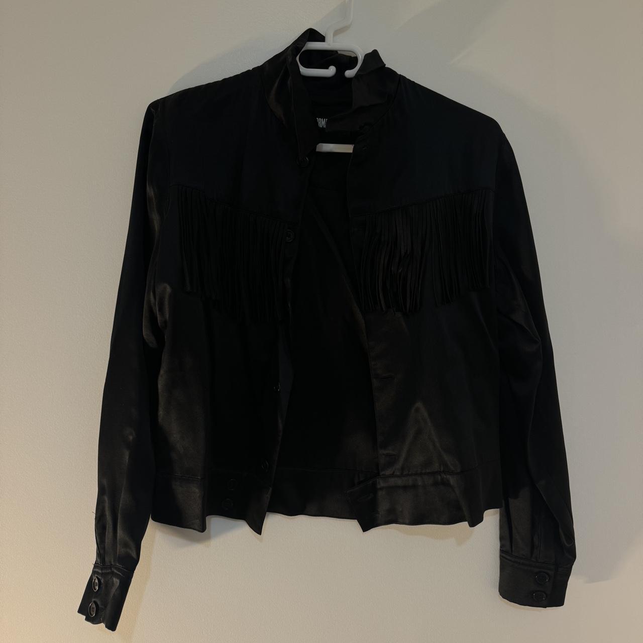 item listed by esmeraldalouvat