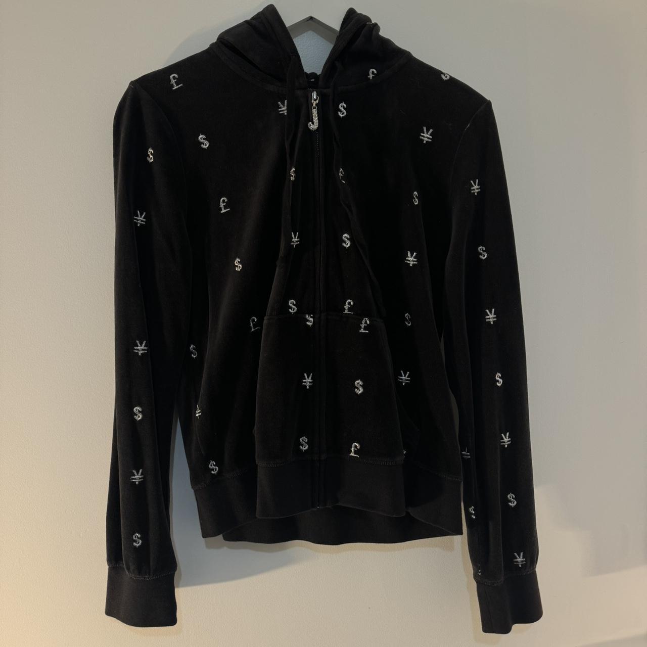 item listed by esmeraldalouvat