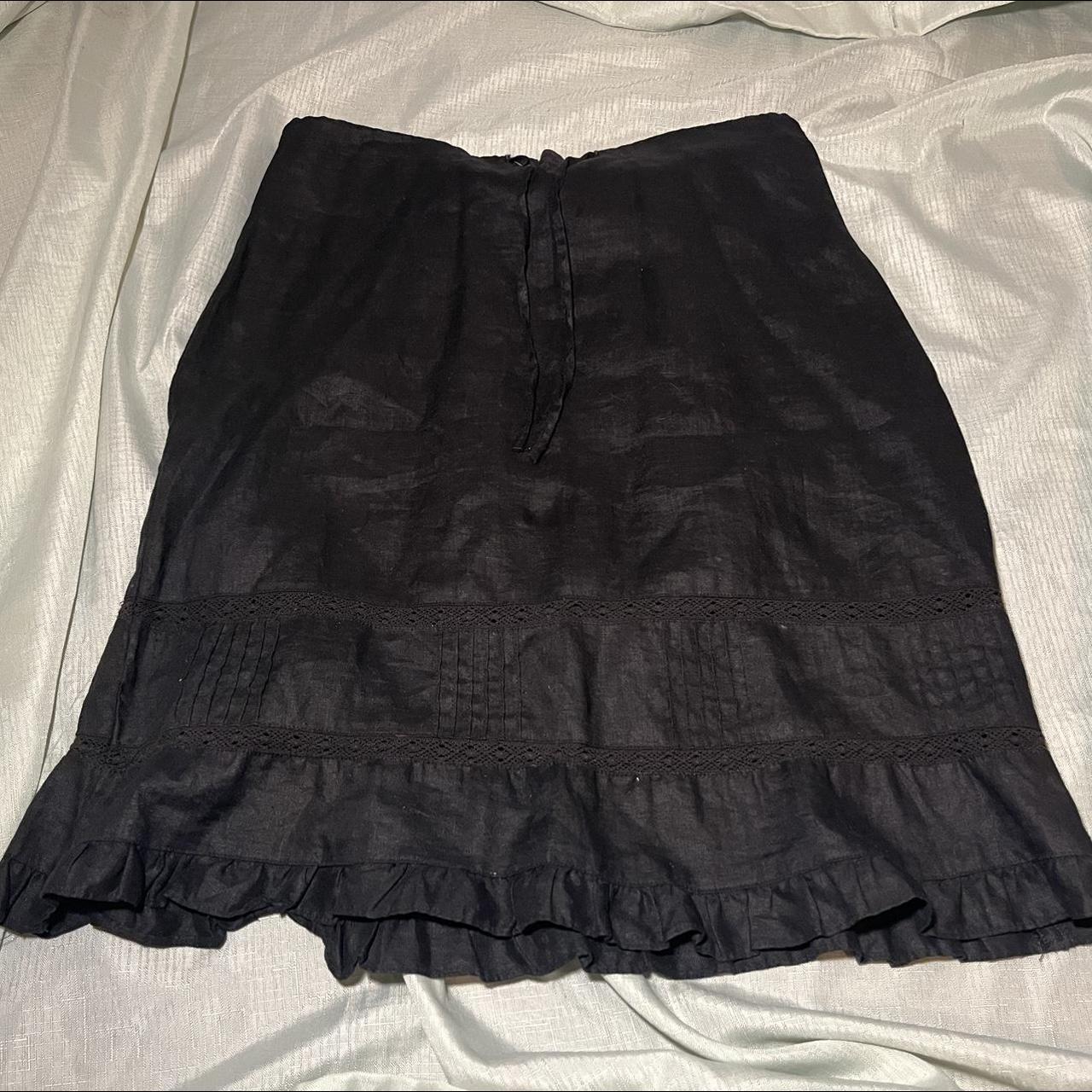 Adorable skirt with lace and ruffle details - Depop