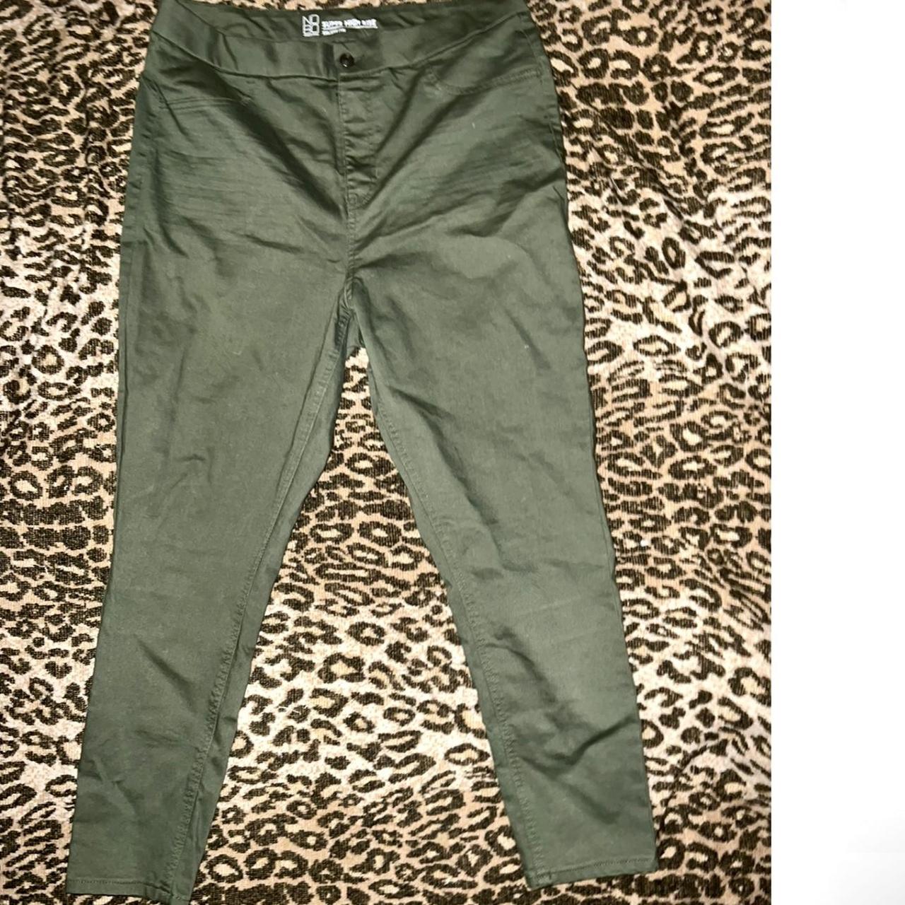 Cute No Boundaries Jeggings! These Pants are army - Depop