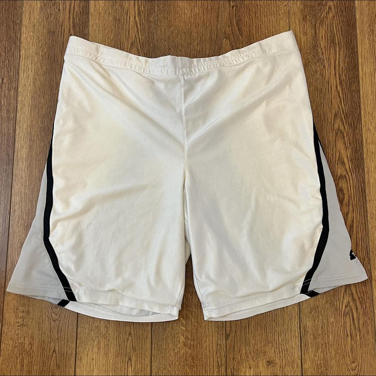 Starter Men's White and Grey Shorts | Depop