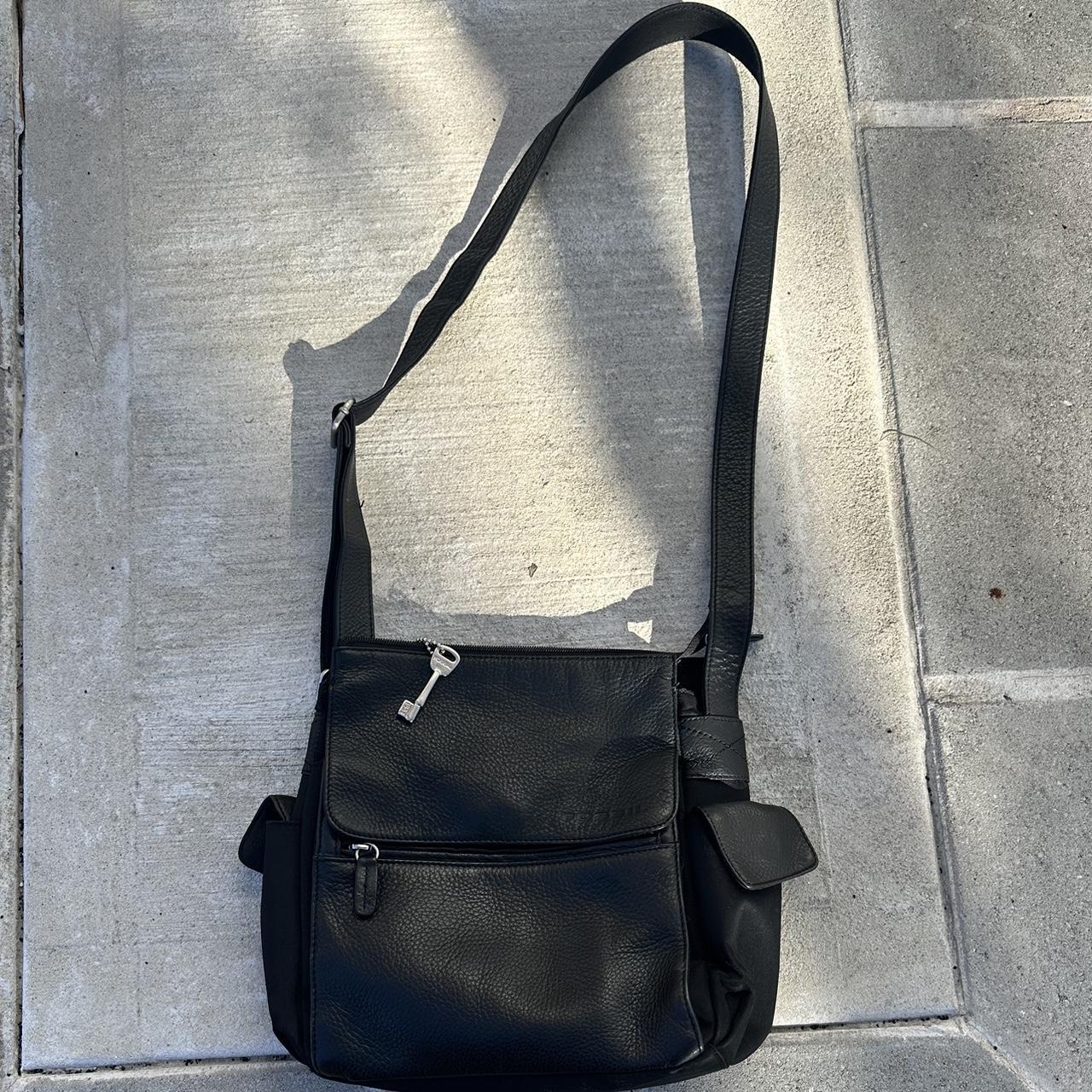 Black fossil satchel. I luh dis bag from the thrift.... - Depop