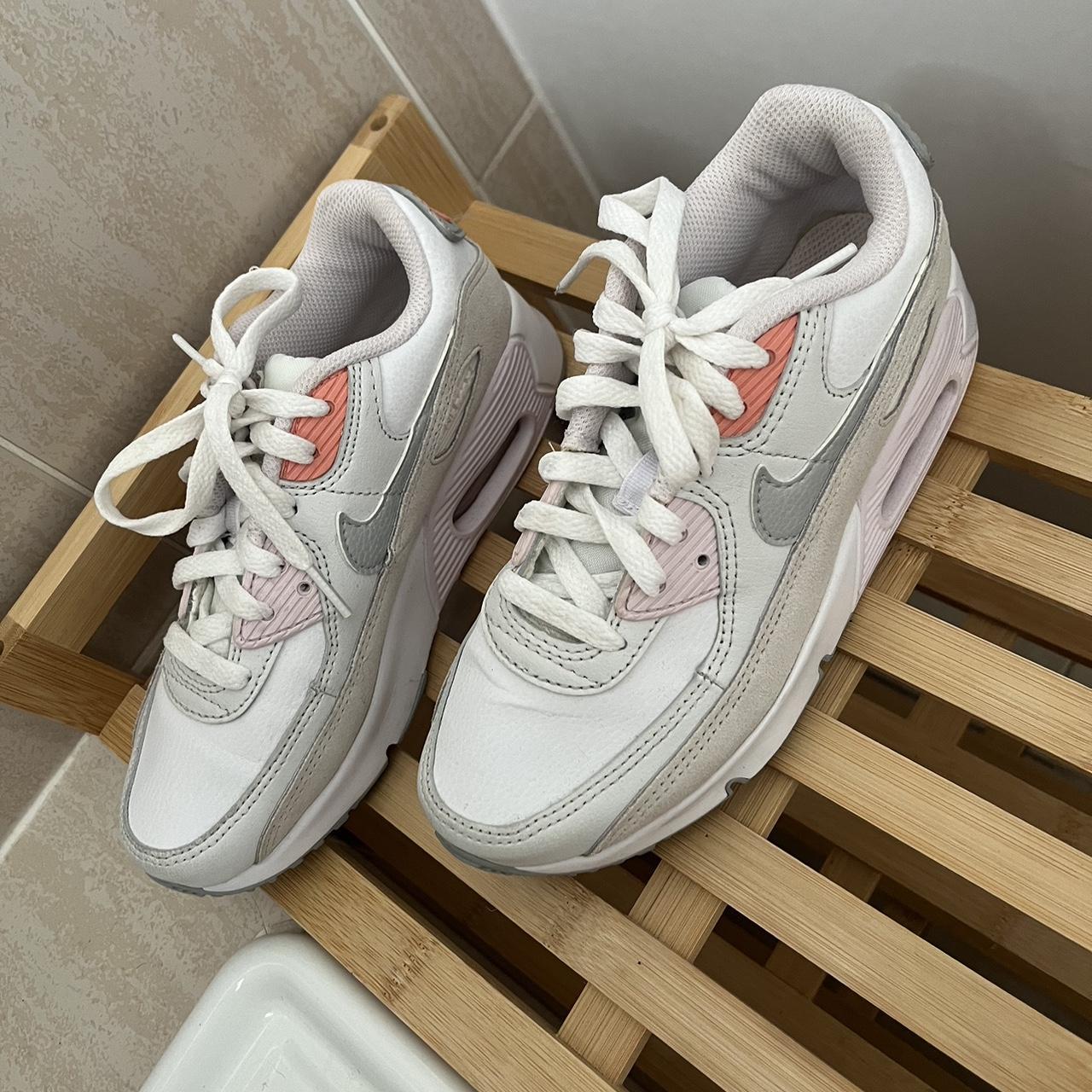Nike air max 90, Size US 2y, Pastel colours !!,