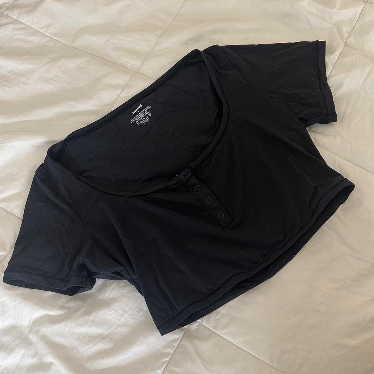 skims fits everybody black henley crop top •size - Depop