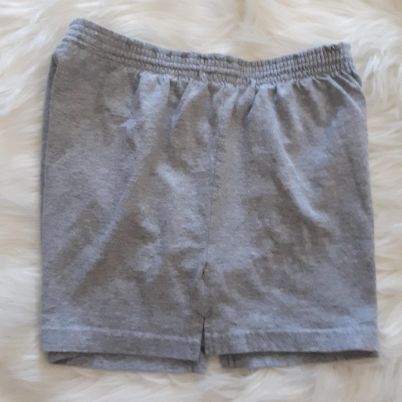 Women's Y2K Vintage Gildan Activewear Shorts Size... - Depop