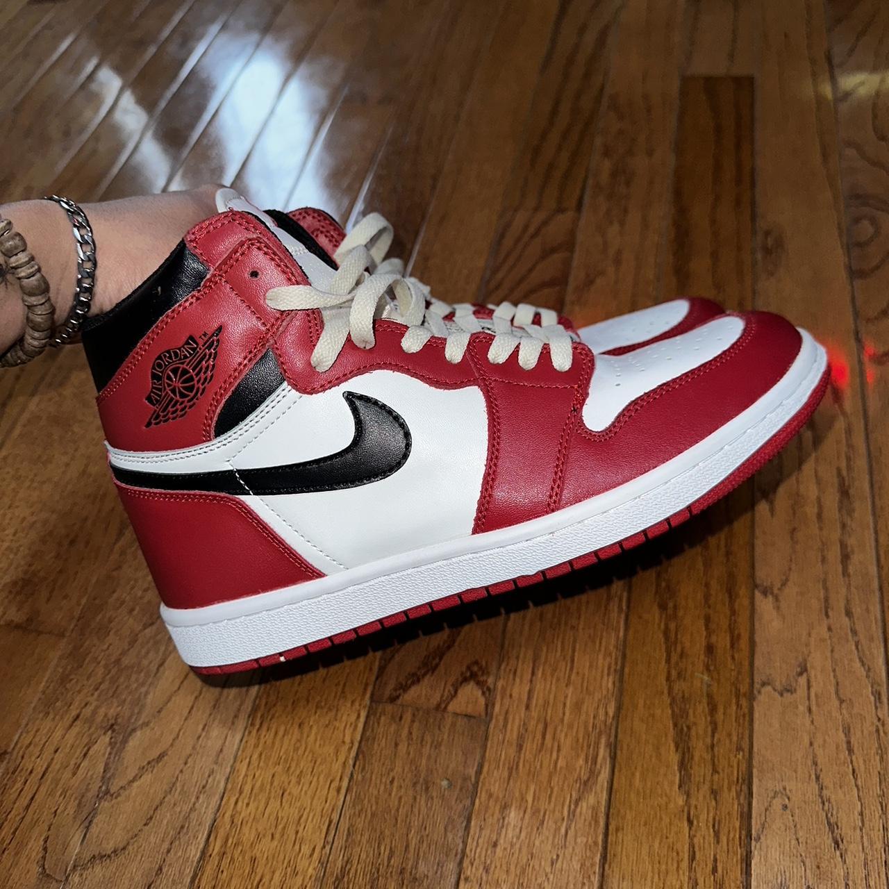 jordan chicago 1 red