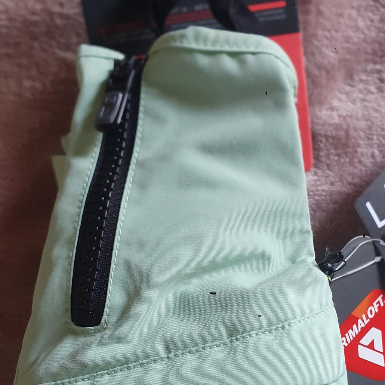 Burton AK oven mitt in jade green. Brand new with... Depop